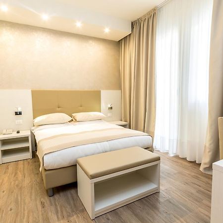 Hotel Touring Jesolo Extérieur photo